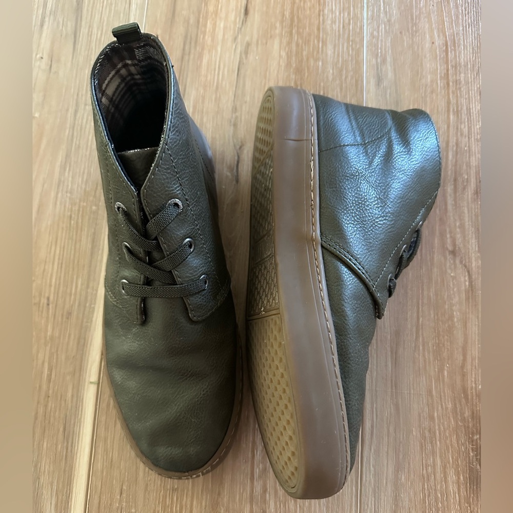 Old Navy Boys Chukka Sneaker 4